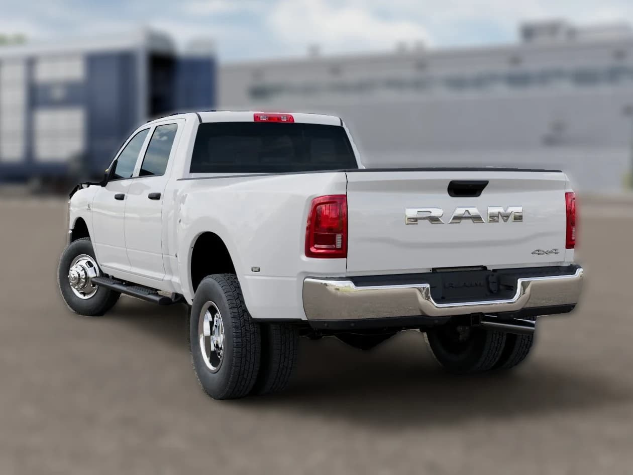 Ram 3500 Tradesman 4x4 Crew Cab 8' Box 2026 — side view