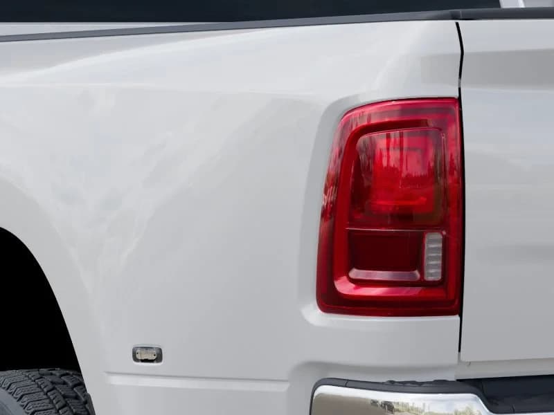 Ram 3500 Tradesman 4x4 Crew Cab 8' Box 2026 — side view