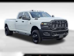 Ram 3500 Tradesman 4x4 Crew Cab 8' Box 2026 — side view