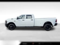 Ram 3500 Tradesman 4x4 Crew Cab 8' Box 2026 — side view