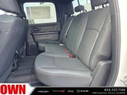 Ram 3500 Tradesman 4x4 Crew Cab 8' Box 2026 — side view