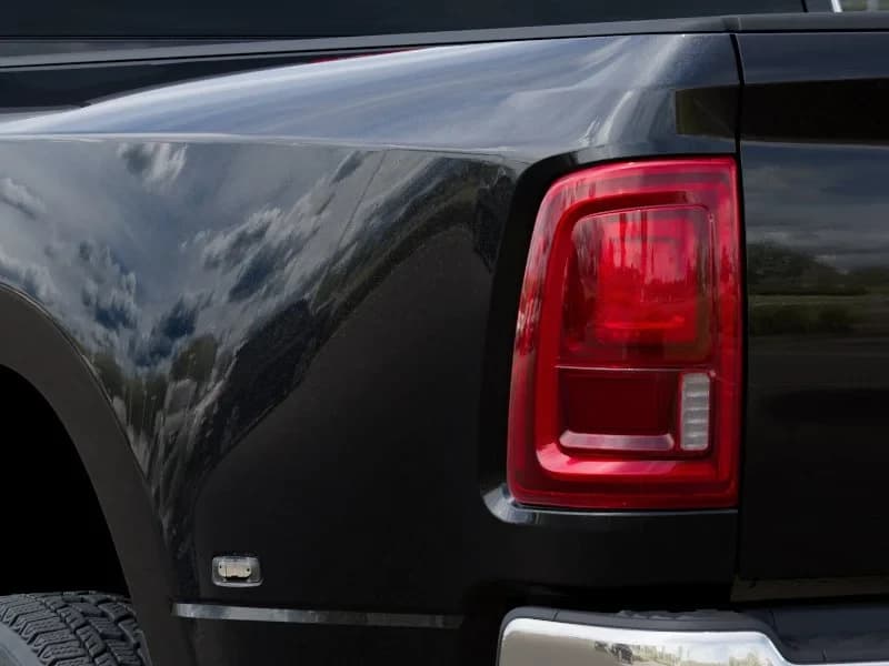 Ram 3500 Tradesman 4x4 Crew Cab 8' Box 2026 — side view