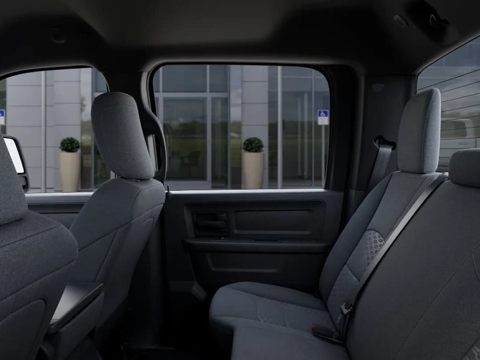 Ram 3500 Tradesman 4x4 Crew Cab 8' Box 2026 — side view