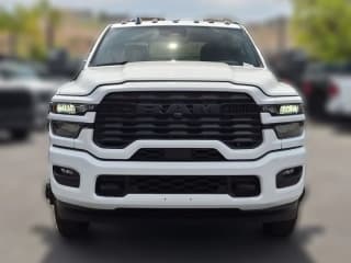 Ram 3500 Big Horn 4x4 Crew Cab 8' Box