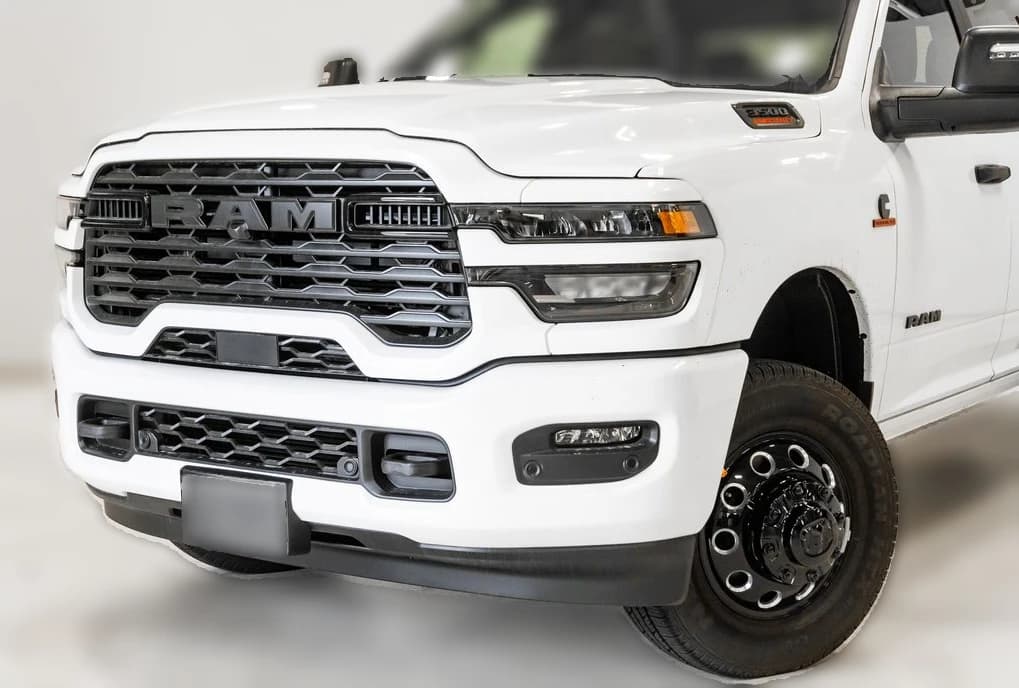 Ram 3500 Big Horn 4x4 Crew Cab 8' Box 2027 — side view