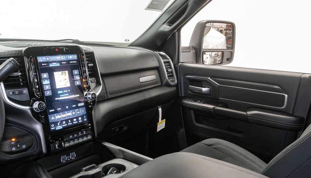Ram 3500 Big Horn 4x4 Crew Cab 8' Box 2027 — side view