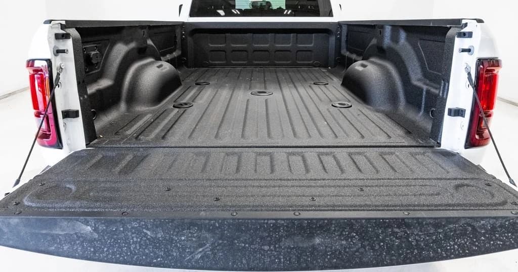 Ram 3500 Big Horn 4x4 Crew Cab 8' Box 2027 — side view