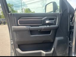 Ram 3500 Big Horn 4x4 Crew Cab 8' Box 2026 — side view