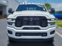 Ram 3500 Big Horn 4x4 Crew Cab 8' Box 2026 — side view