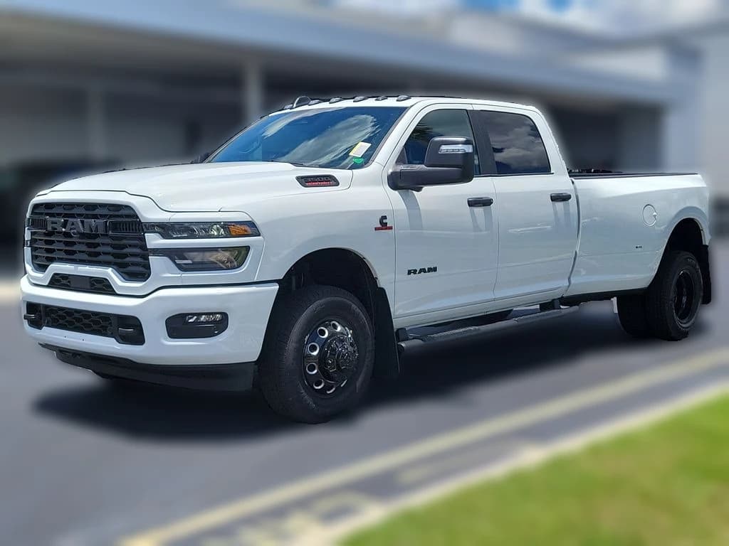 Ram 3500 Big Horn 4x4 Crew Cab 8' Box 2026 — side view