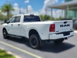 Ram 3500 Big Horn 4x4 Crew Cab 8' Box 2026 — side view