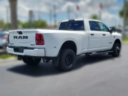 Ram 3500 Big Horn 4x4 Crew Cab 8' Box 2026 — side view