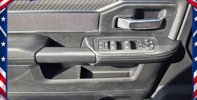 Ram 3500 Lone Star 4x4 Crew Cab 8' Box 2026 — side view