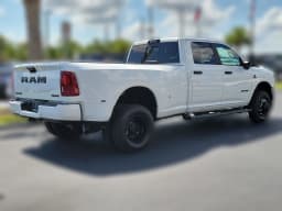 Ram 3500 Big Horn 4x4 Crew Cab 8' Box 2026 — side view