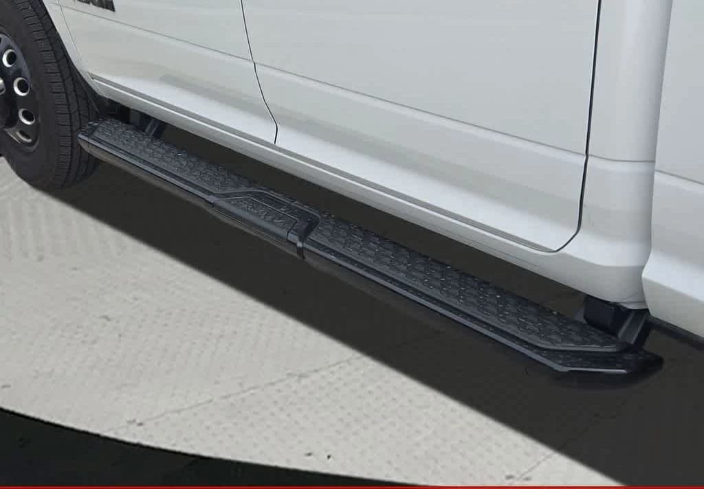 Ram 3500 Lone Star 4x4 Crew Cab 8' Box 2026 — side view