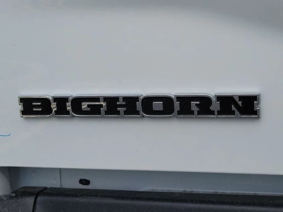 Ram 3500 Big Horn 4x4 Crew Cab 8' Box 2026 — side view