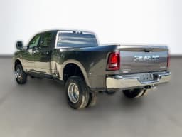 Ram 3500 Big Horn 4x4 Crew Cab 8' Box 2026 — side view