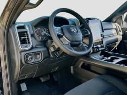 Ram 3500 Big Horn 4x4 Crew Cab 8' Box 2026 — side view