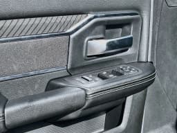 Ram 3500 Big Horn 4x4 Crew Cab 8' Box 2026 — side view