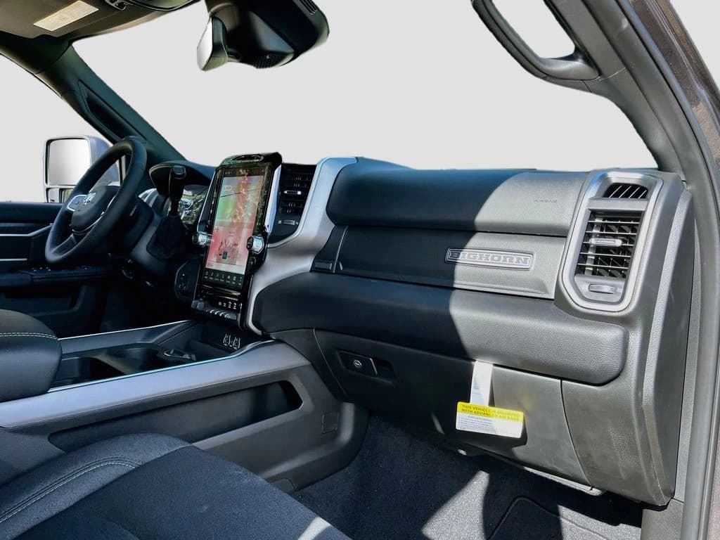 Ram 3500 Big Horn 4x4 Crew Cab 8' Box 2026 — side view