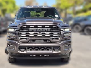 Ram 3500 Big Horn 4x4 Crew Cab 8' Box