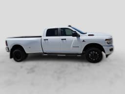 Ram 3500 Lone Star 4x4 Crew Cab 8' Box 2026 — side view