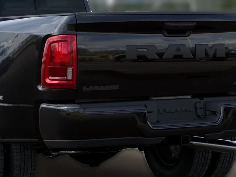 Ram 3500 Laramie 4x4 Crew Cab 8' Box 2026 — side view