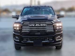 Ram 3500 Laramie 4x4 Crew Cab 8' Box
