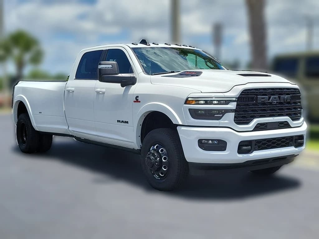 Ram 3500 Limited 4x4 Crew Cab 8' Box 2026 — side view