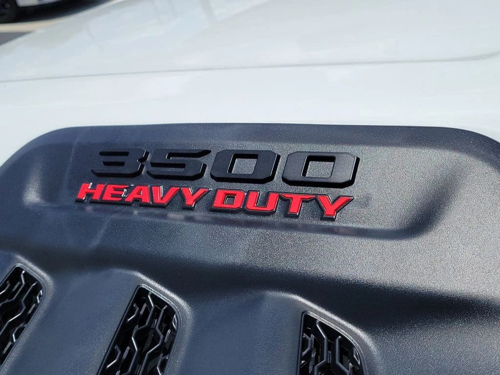 Ram 3500 Limited 4x4 Crew Cab 8' Box 2026 — side view