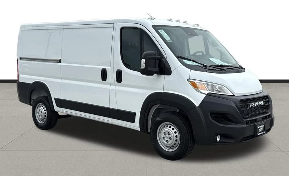 Ram ProMaster Cargo Van Tradesman 1500 Low Roof 136" WB w/Pass Seat 2026 — side view