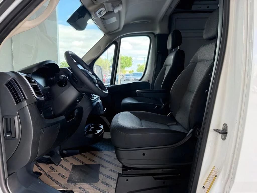 Ram ProMaster Cargo Van SLT 1500 High Roof 136" WB 2026 — side view