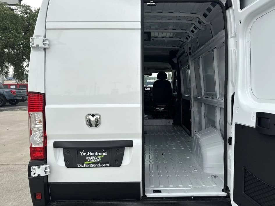 Ram ProMaster Window Van Tradesman 2500 High Roof 159" WB 2026 — side view