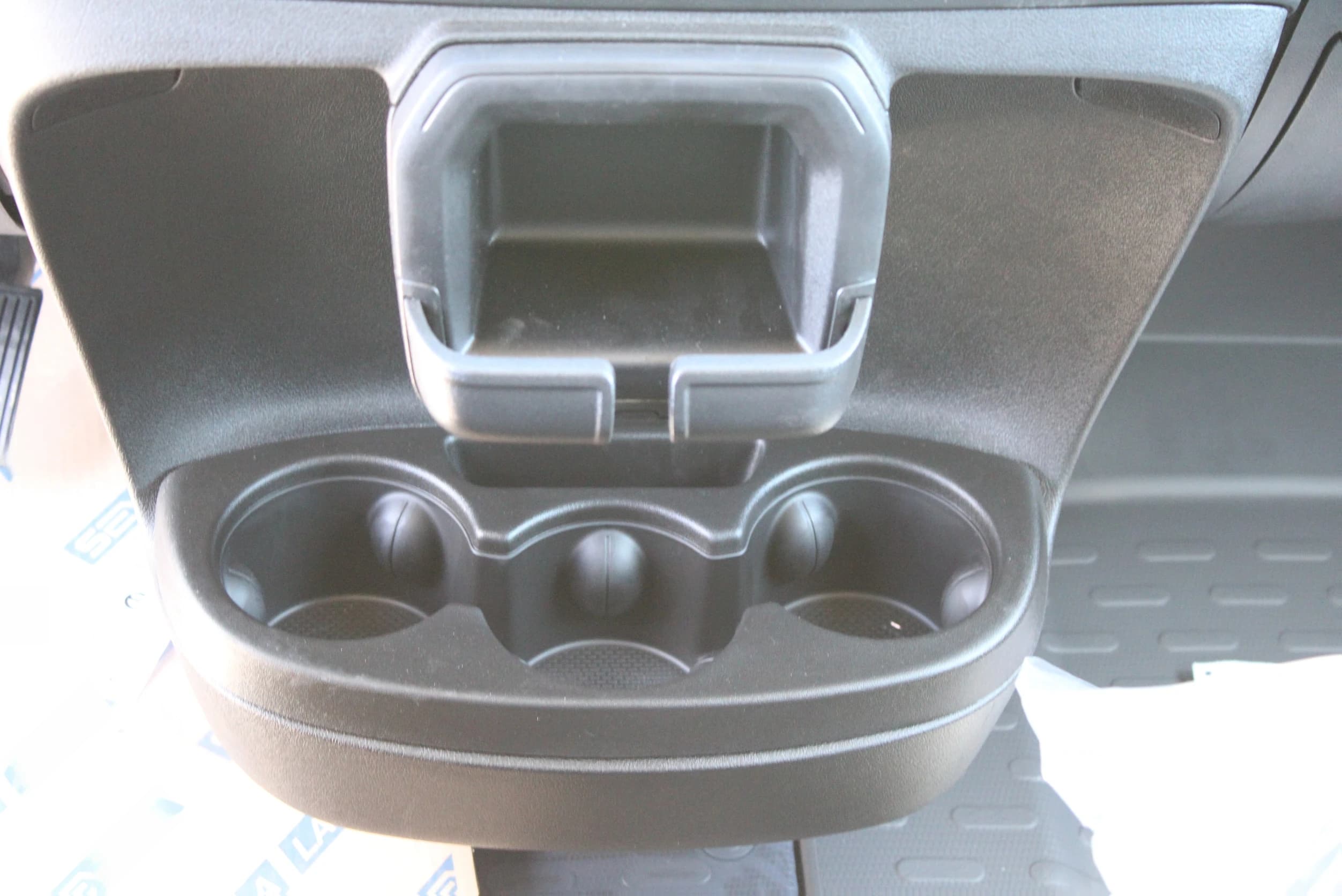 Ram ProMaster Cargo Van Tradesman 1500 Low Roof 118" WB w/Pass Seat 2026 — side view