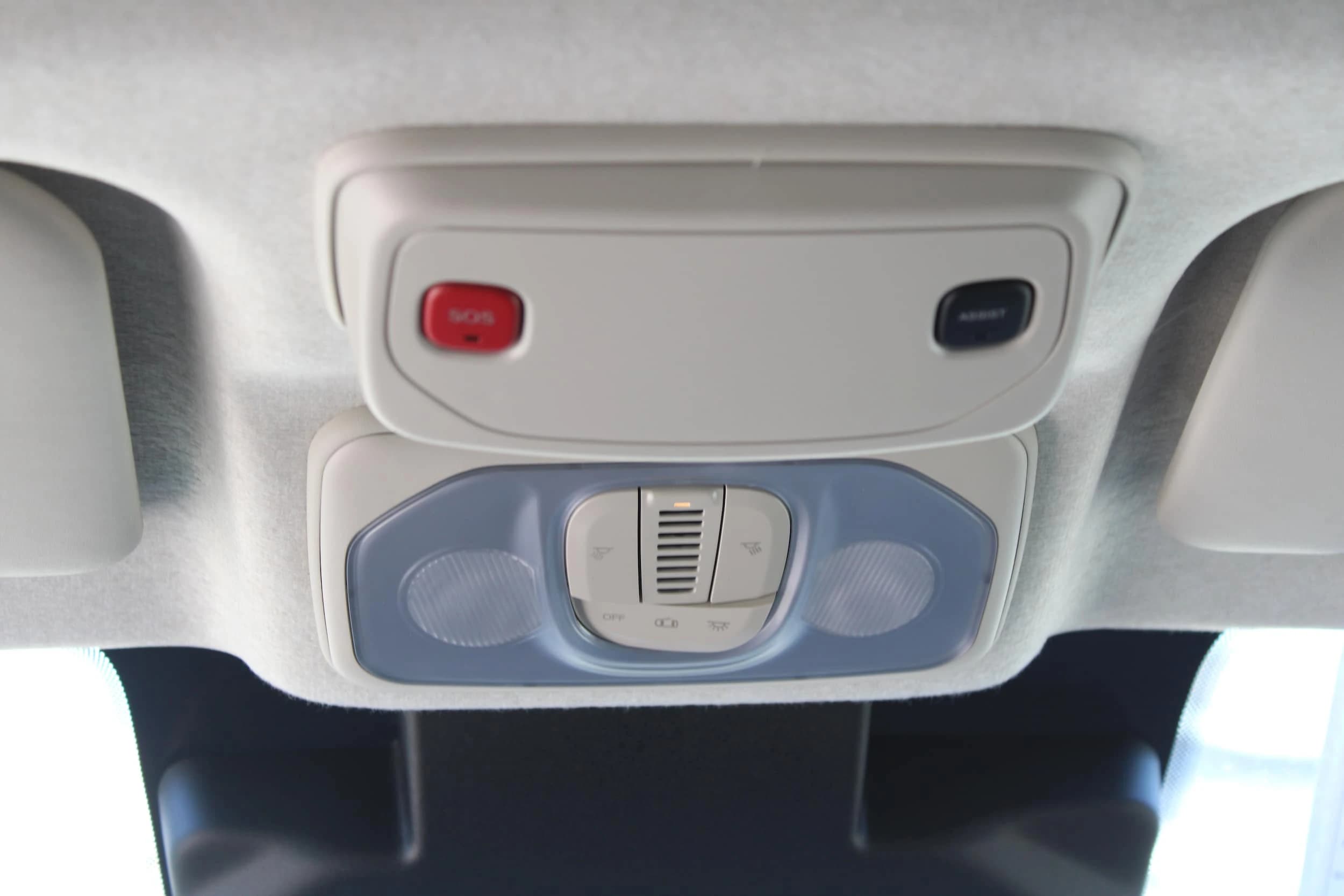 Ram ProMaster Cargo Van Tradesman 1500 Low Roof 118" WB w/Pass Seat 2026 — side view