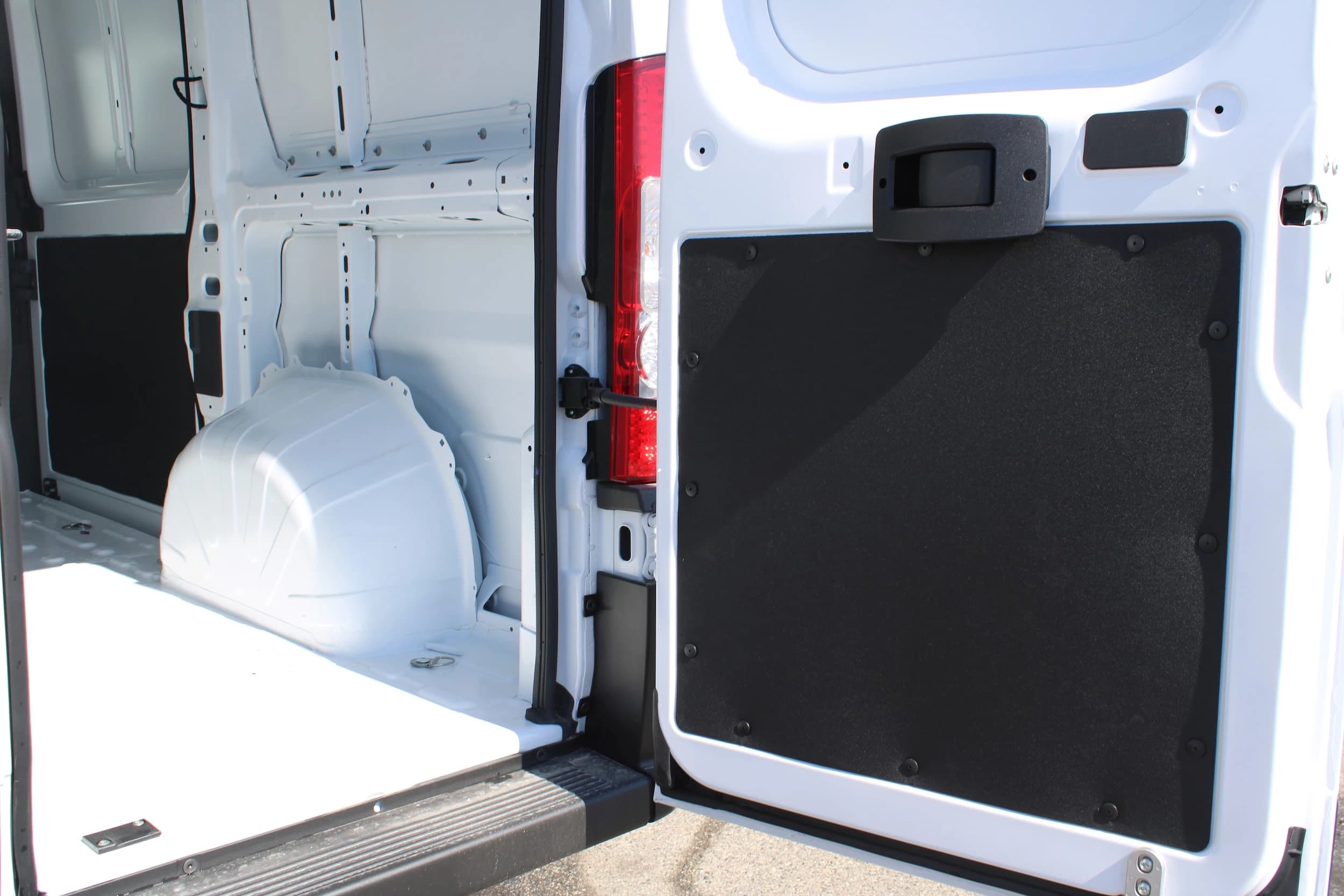 Ram ProMaster Cargo Van Tradesman 1500 Low Roof 118" WB w/Pass Seat 2026 — side view