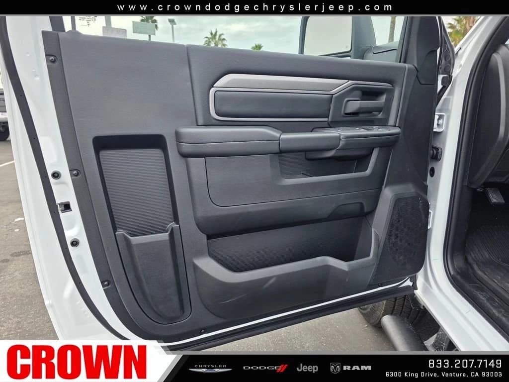 Ram 2500 Tradesman 4x2 Reg Cab 8' Box 2026 — side view