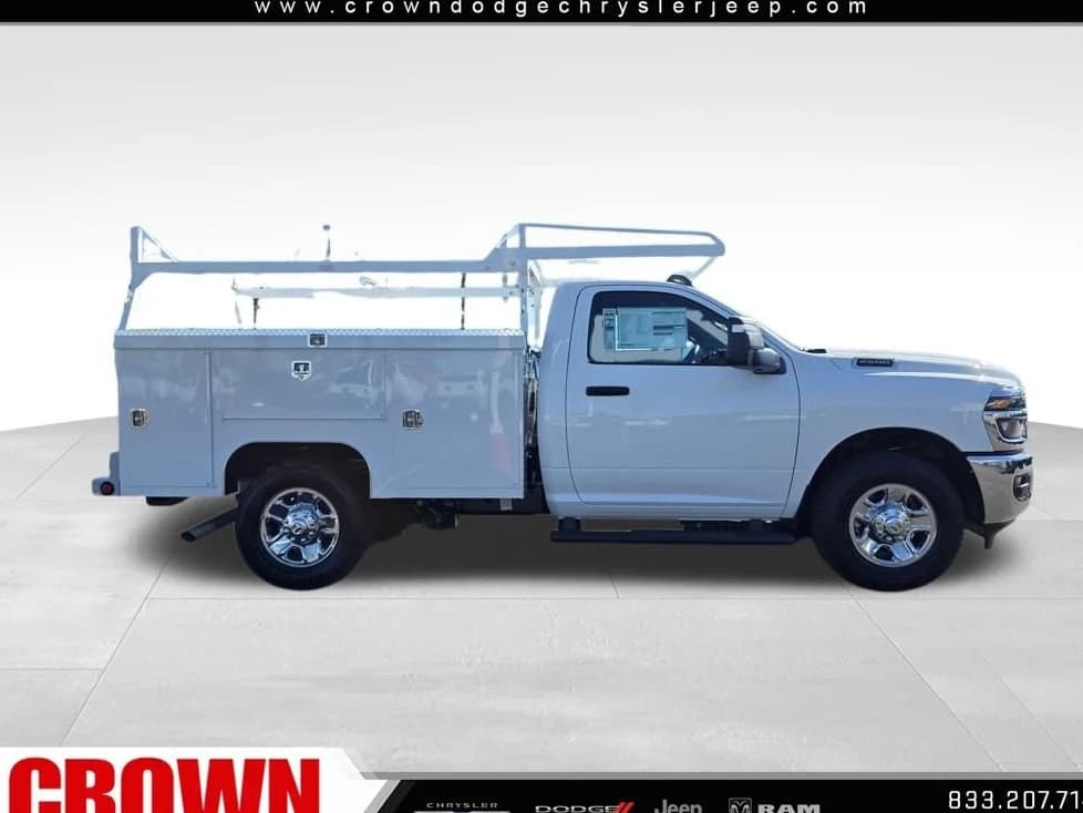 Ram 2500 Tradesman 4x2 Reg Cab 8' Box 2026 — side view