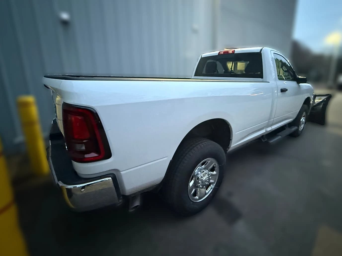 Ram 2500 Tradesman 4x4 Reg Cab 8' Box 2026 — side view