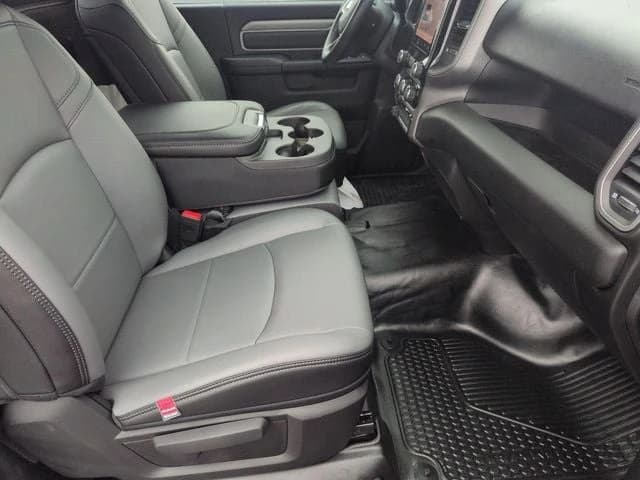 Ram 2500 Tradesman 4x4 Reg Cab 8' Box 2026 — side view