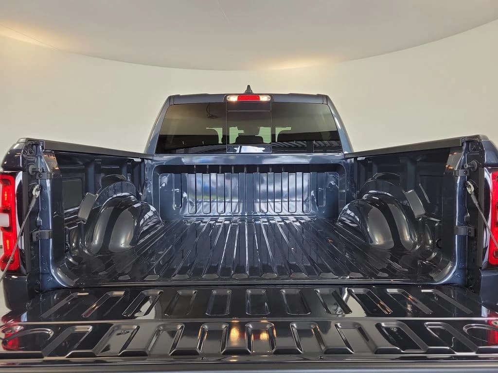 Ram 1500 Big Horn 4x2 Crew Cab 5'7" Box 2026 — side view