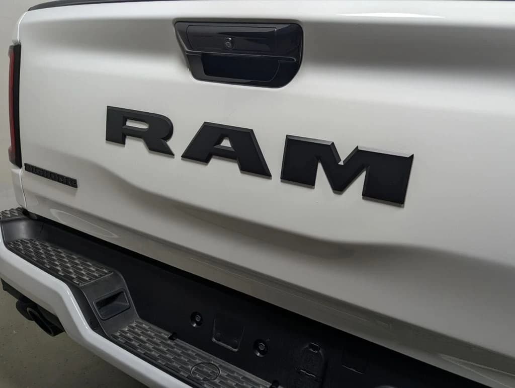 Ram 1500 Big Horn 4x2 Crew Cab 5'7" Box 2026 — side view