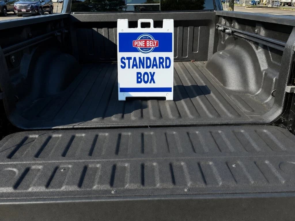 Ram 1500 Big Horn 4x4 Crew Cab 5'7" Box 2026 — side view
