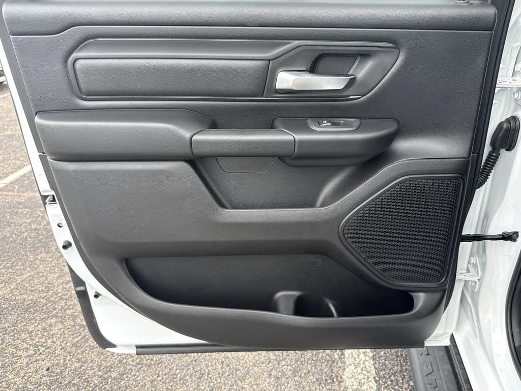 Ram 1500 Express 4x4 Crew Cab 5'7" Box 2026 — side view