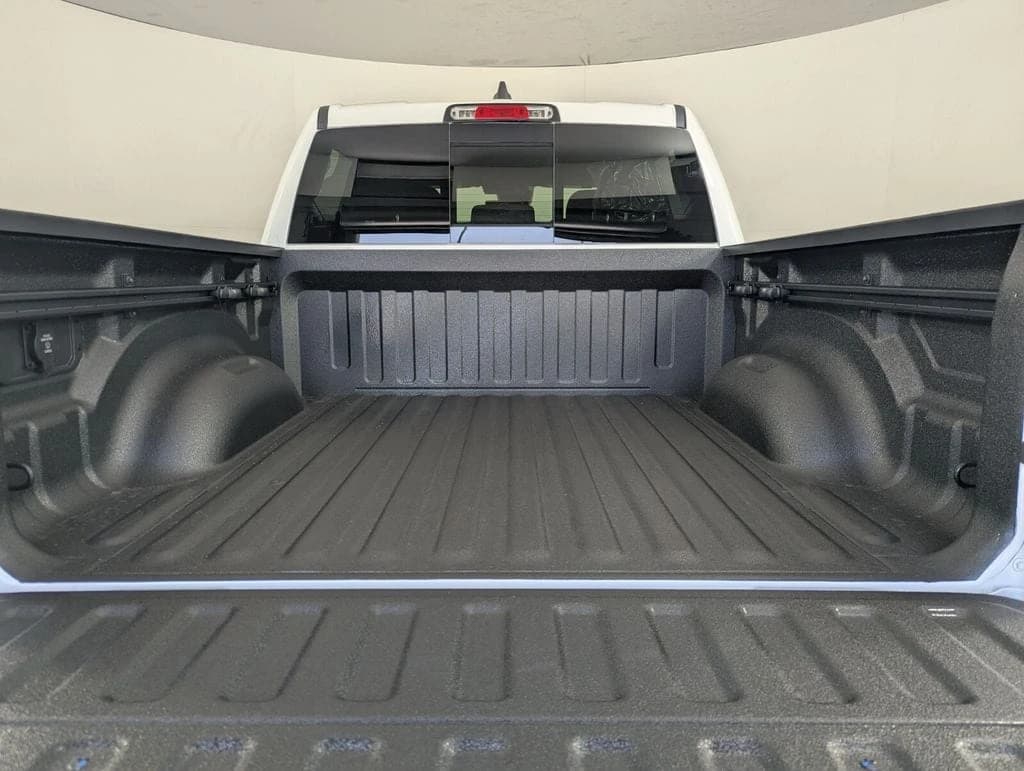 Ram 1500 Big Horn 4x4 Crew Cab 5'7" Box 2026 — side view
