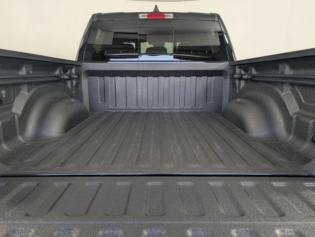 Ram 1500 Big Horn 4x4 Crew Cab 5'7" Box 2026 — side view