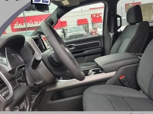 Ram 1500 Big Horn 4x4 Crew Cab 5'7" Box 2026 — side view