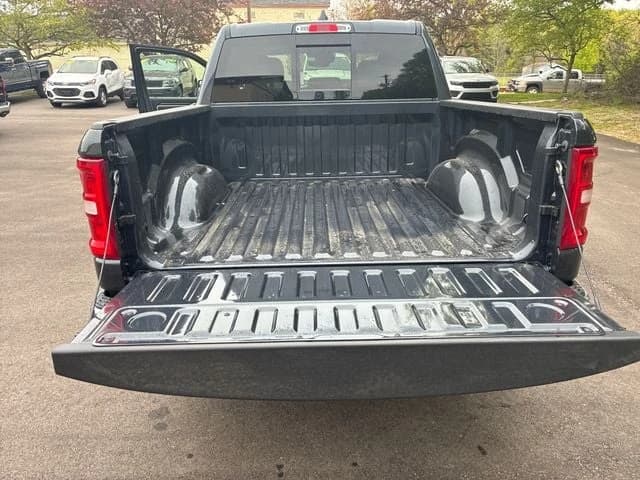 Ram 1500 Big Horn 4x4 Crew Cab 5'7" Box 2026 — side view