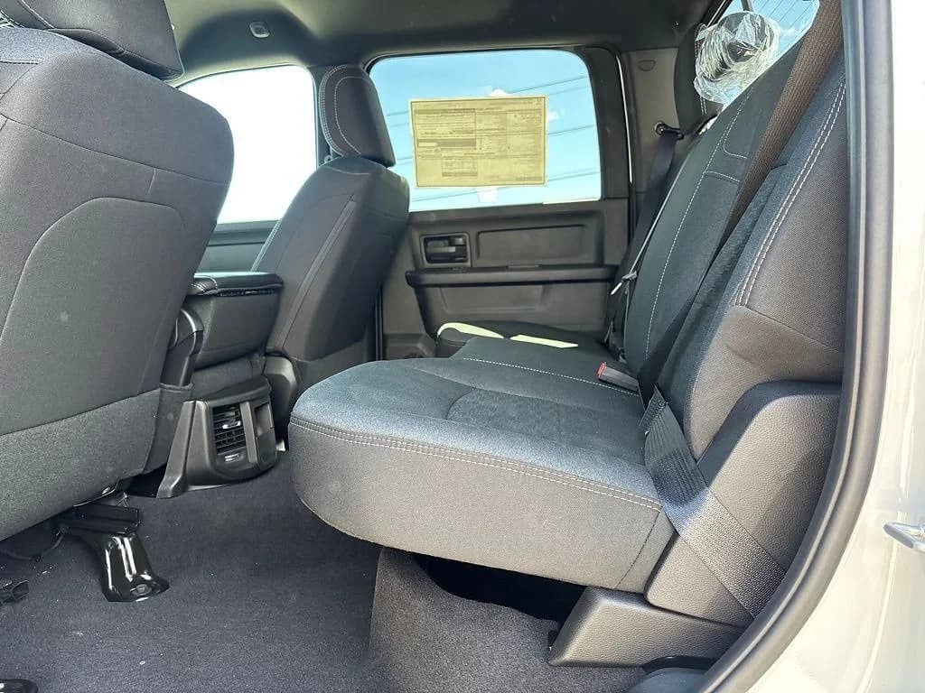 Ram 2500 Tradesman 4x4 Crew Cab 6'4" Box 2026 — side view