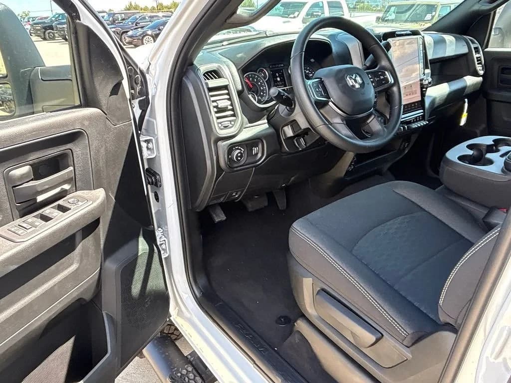Ram 2500 Tradesman 4x4 Crew Cab 6'4" Box 2026 — side view